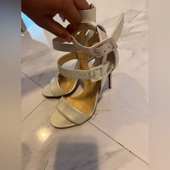 Christian Louboutin White Stiletto Heels with Peep-Toe style is Multipot - Picture 4 of 11